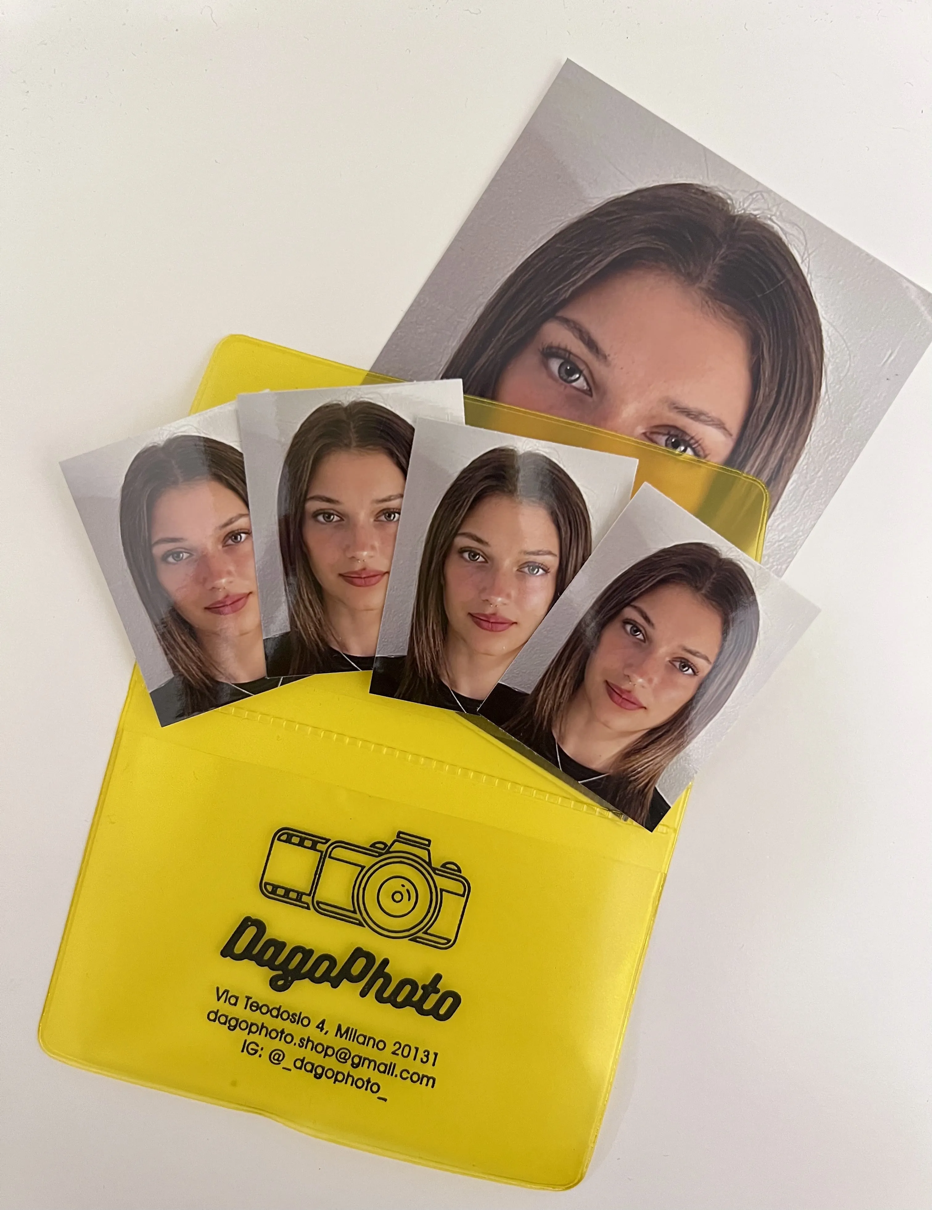 Fototessere pronte nella bustina gialla di DagoPhoto